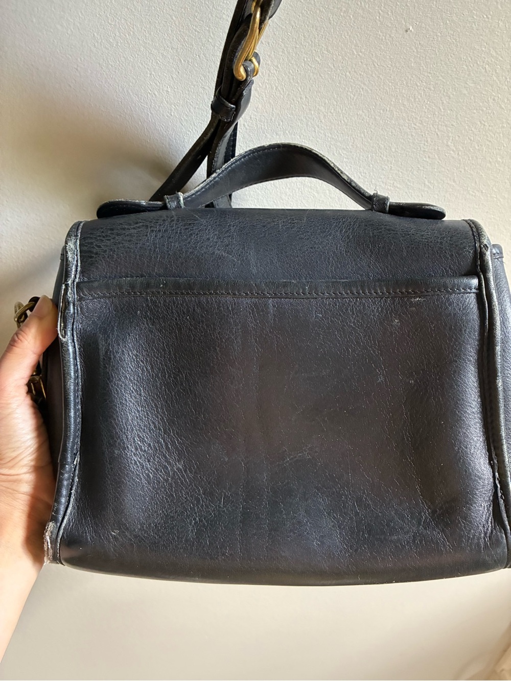 Vintage Coach Court Crossbody Black Leather Bag - Picture 8 of 9